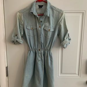 Collared 3/4 sleeve Chambray Dress